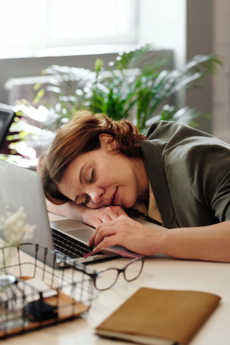 Infographic: How Remote Working Impacts Sleep, Mental Health, and Productivity